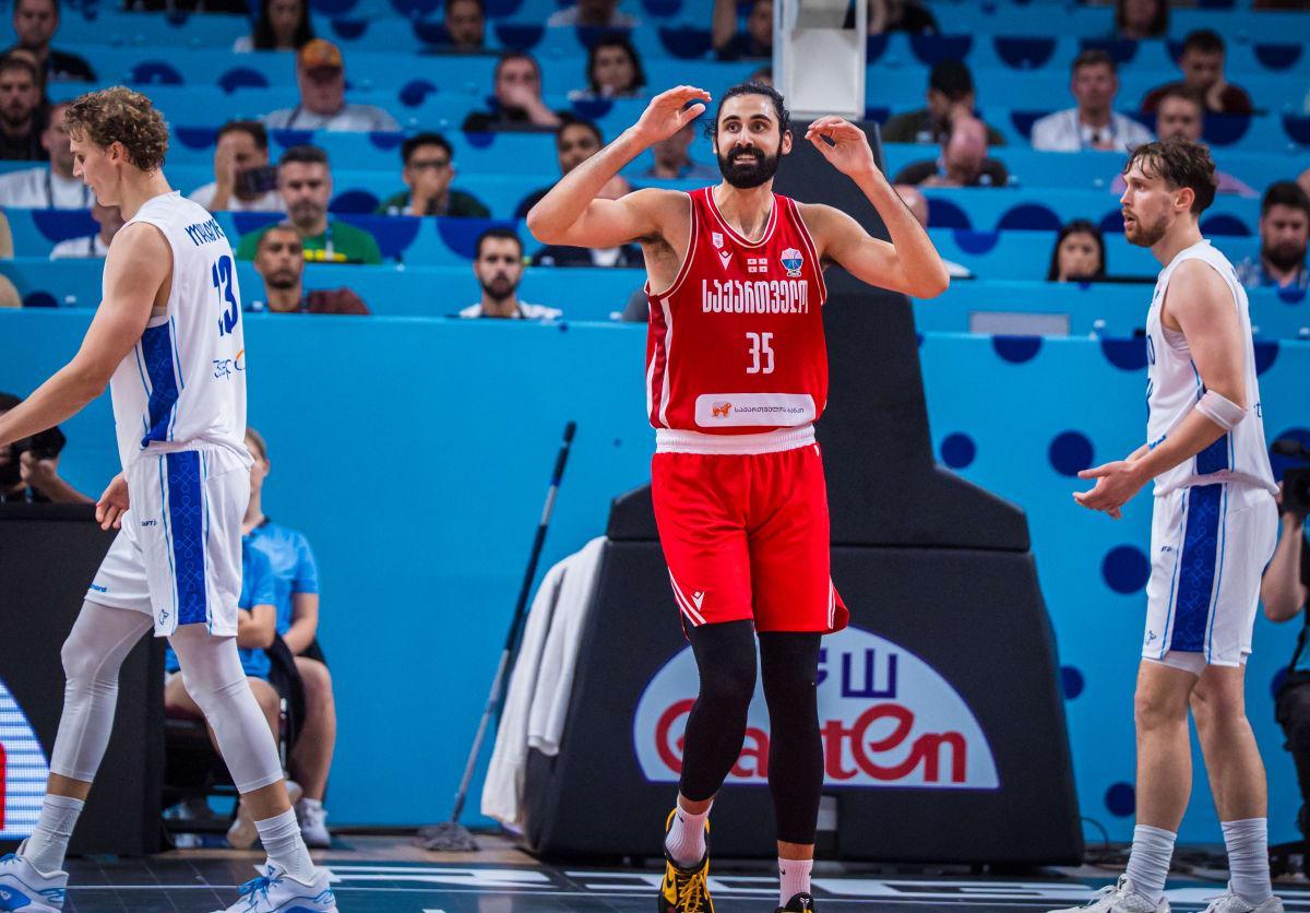 内线球星欧锦赛状态相当不错!魔术理应给他更高的战术地位?