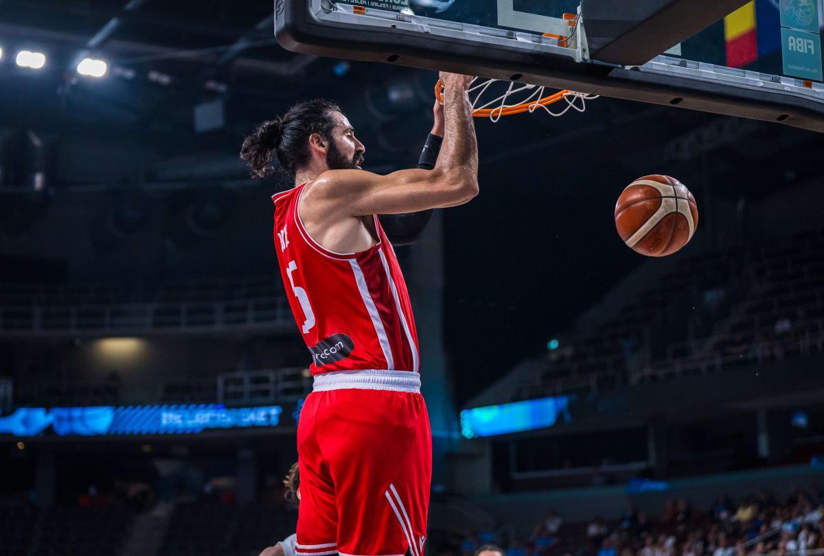 内线球星欧锦赛状态相当不错!魔术理应给他更高的战术地位?