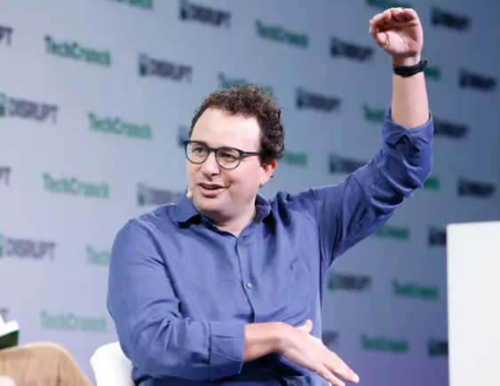 星空体育APP-百度前员工创办世界顶级AI公司，近日突发声明：我的产品禁止中国企业使用