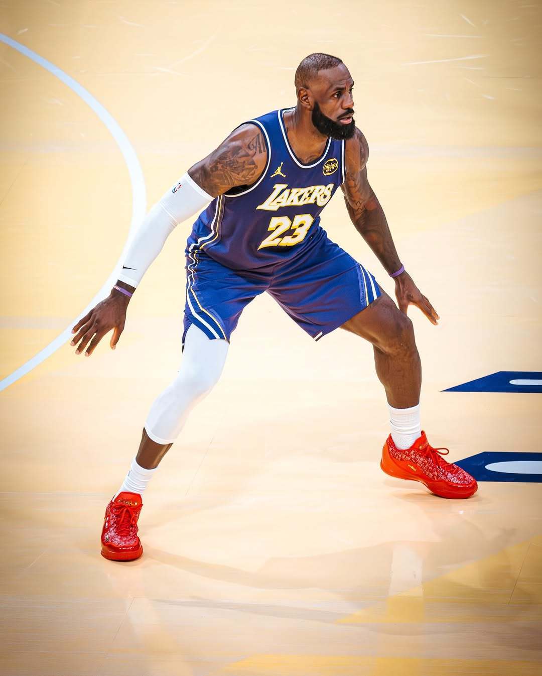 星空体育首页-NBA没有忠诚可言！看到保罗的下场，更懂詹姆斯有多厉害