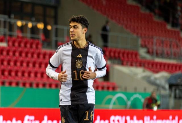 1709795341402088916.png 失去德乙“妖童”乌尊后,德国能保住帕夫洛维奇吗?