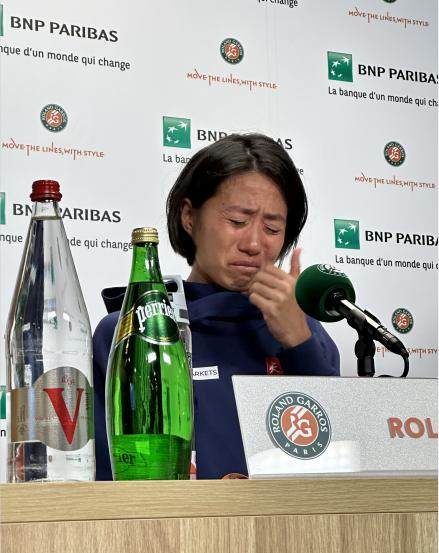 星空体育APP-张帅遭法网“一轮游”发布会泪崩 心里太苦无法言说