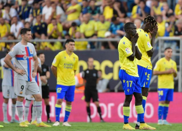 星空体育平台-【西甲】比赛一度中断 巴萨4比0客胜加迪斯