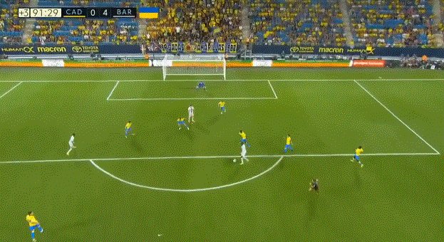 星空体育平台-【西甲】比赛一度中断 巴萨4比0客胜加迪斯