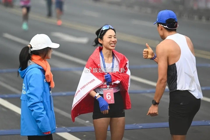 星空体育首页-争议!张水华花钱雇人陪跑?真相曝光:高中老师主动帮她破风 不要钱|奖金|李新旺|运动员|马拉松|大运会_新浪体育_新浪新闻
