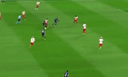 星空体育首页-【早报】利物浦头名出线，本泽马打进皇马欧冠千球！