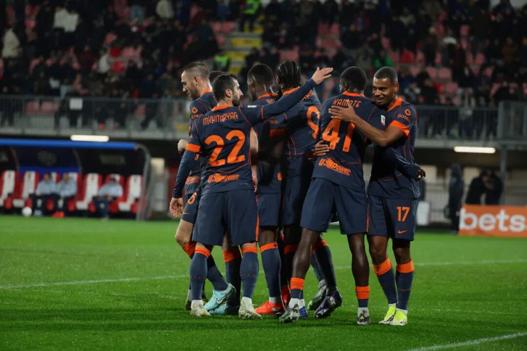 星空体育官方网站-轮换?教练眼里没有主力和替补之分!