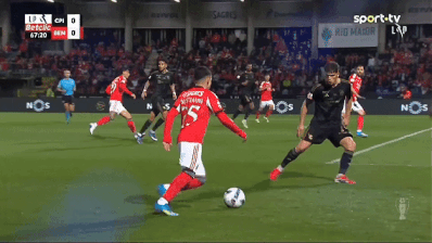 星空体育官方网站-穆里尼奥葡超28轮不败！本菲卡1-1爆冷保级队！落后榜首7分争冠告急|何塞·穆里尼奥|卡萨皮亚|本菲卡足球俱乐部|劳塔罗-里奥斯|波尔图_新浪体育_新浪新闻